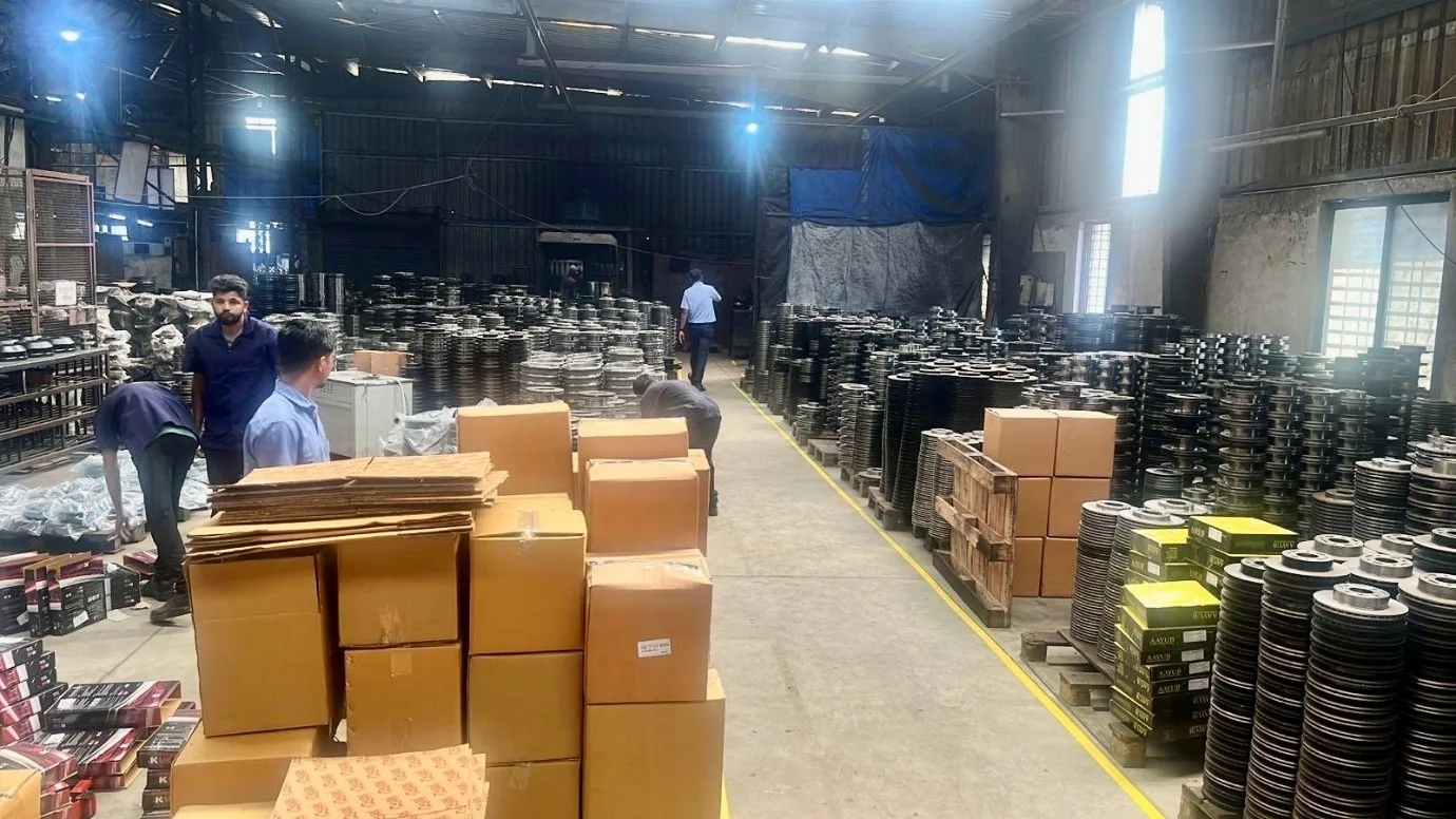 VIA INDIGOS co-founder on the floor of a partner casting foundry in India during a scheduled quarterly audit walk, reviewing moulding line condition, sub supplier alignment and lot traceability before a single PO is placed
